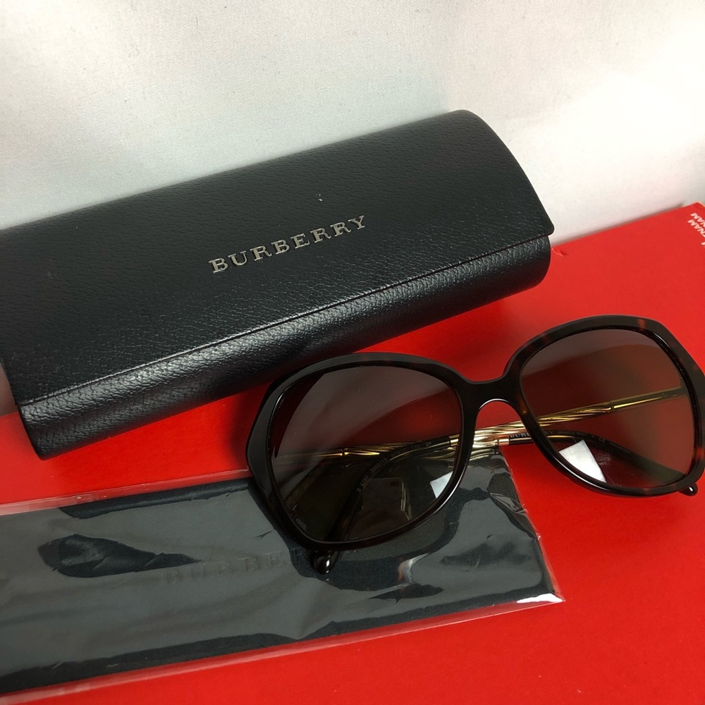 Authentic Burberry sunglasses!